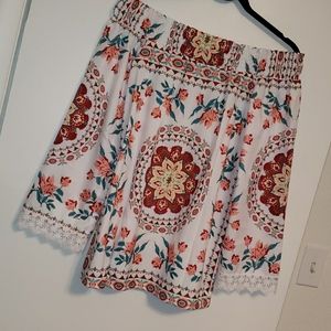 NWOT New offshoulder beautiful blouse
